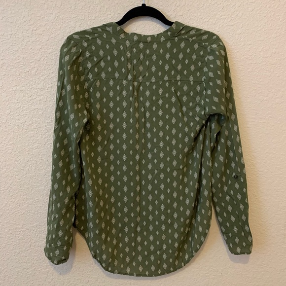 Green top - Picture 2 of 3